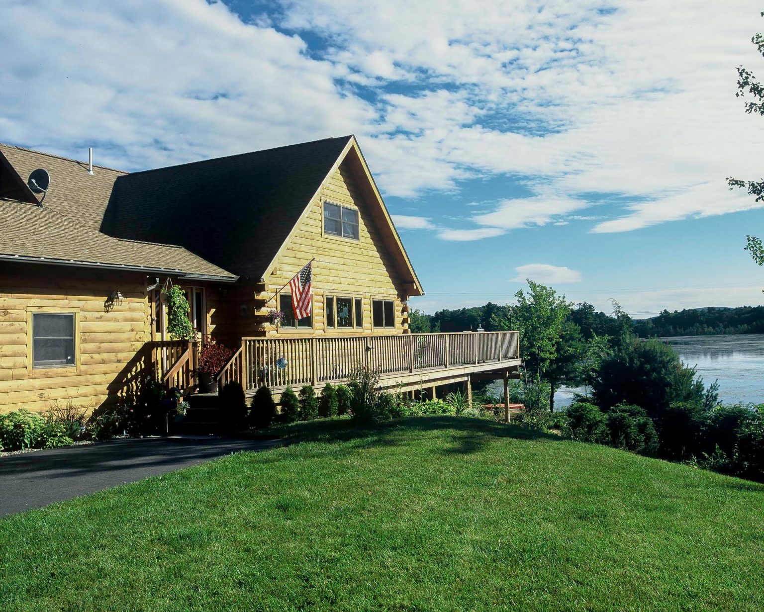 The_Ellsworth photo Northeastern Log Homes